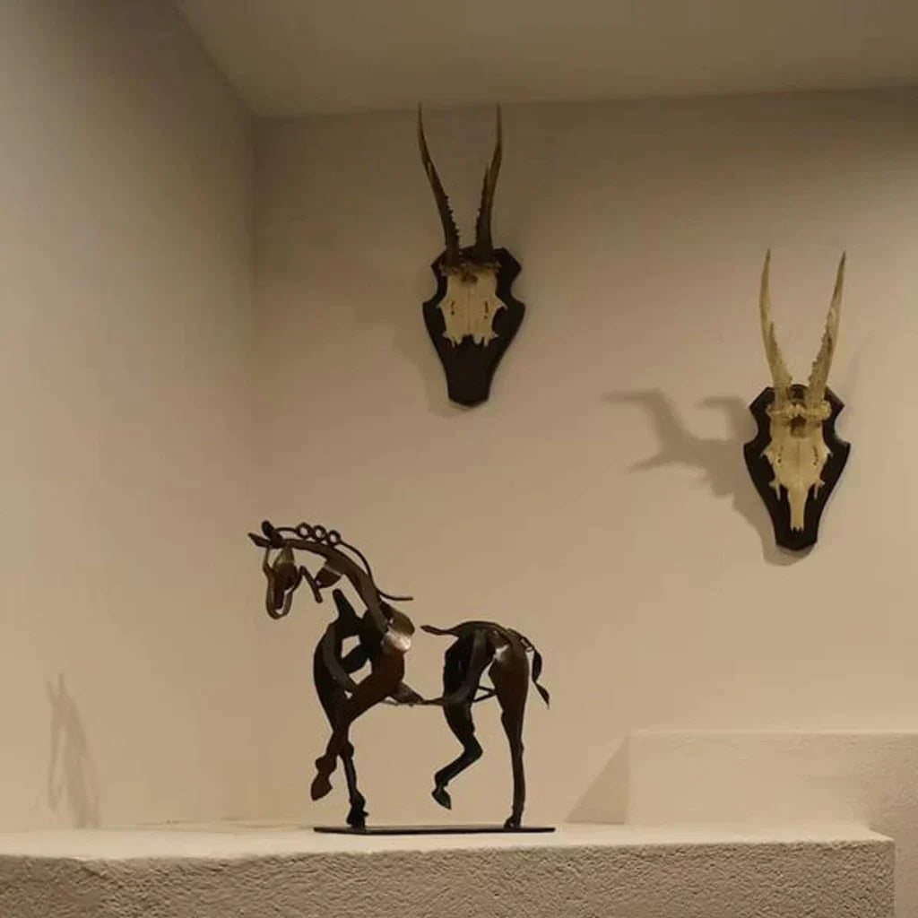 Paardensculptuur - AdonisMetaal - Rustieke Elegantie - Tijdloos Decoratief Stuk