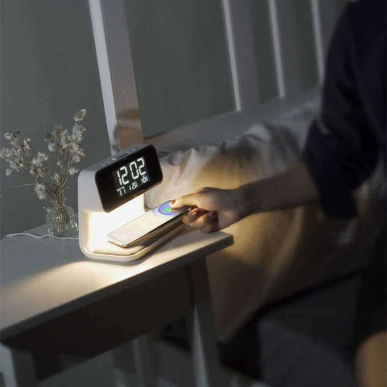 Creatieve 3-in-1 Bedlamp Draadloze Oplading LCD Scherm Alarmklok Draadloze Telefoon Oplader
