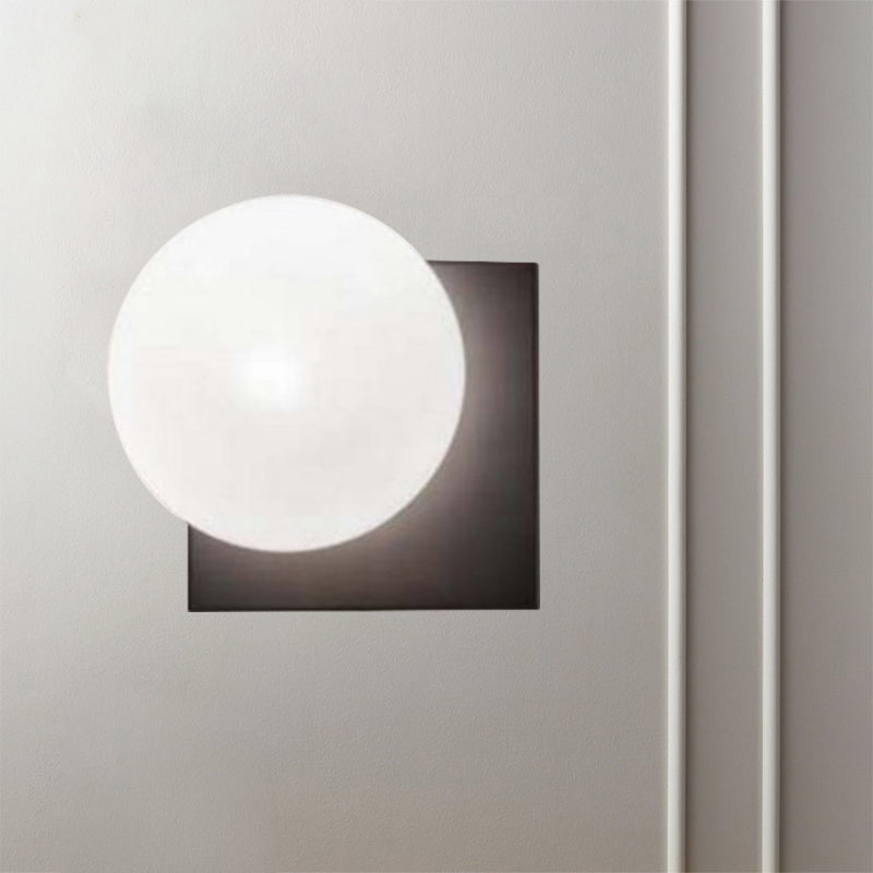 Moderne 1 Lichts Wandlamp met Witte Glas Shade Zwarte Bal Wand Gemonteerde Verlichting