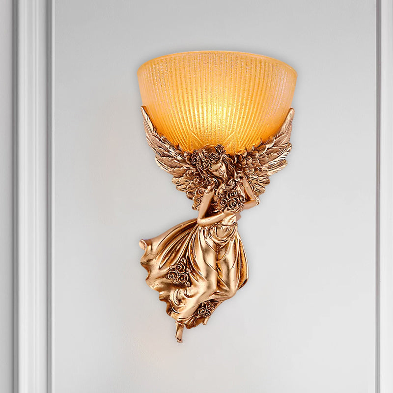 Enkele Peertje Engel Wandlamp Licht Platteland Gouden Hars Wandgemonteerde Lamp met Amber Gefluteerde Glazen Lampenkap, Rechts