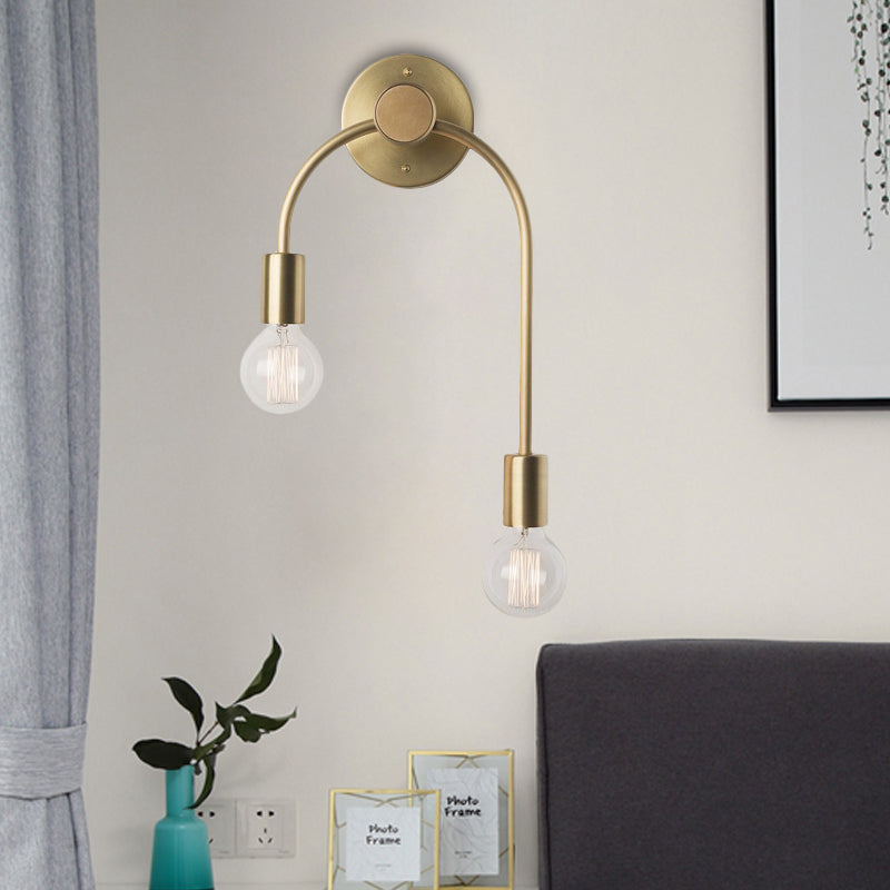 Swoop Arm IJzeren Wandlamp Minimalistisch 2-Lichts Zwart/Goud Wandverlichting met Kale Gloeilamp Ontwerp