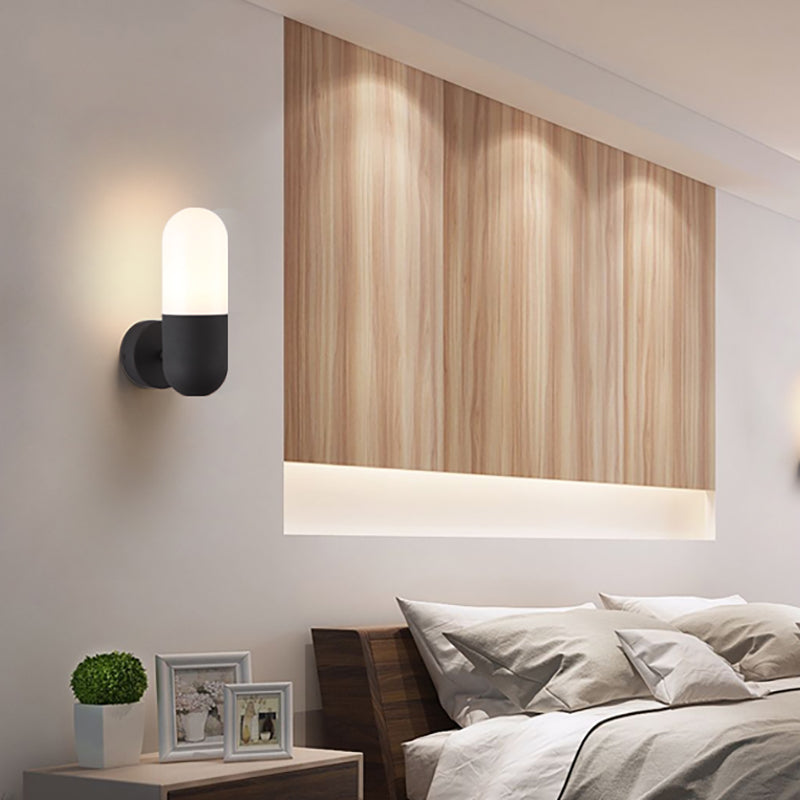 Capsule Metalen Wandlamp Postmodern 1 Licht Zwart/Grijs/Wit Wandgemonteerde Lamp voor Slaapkamer
