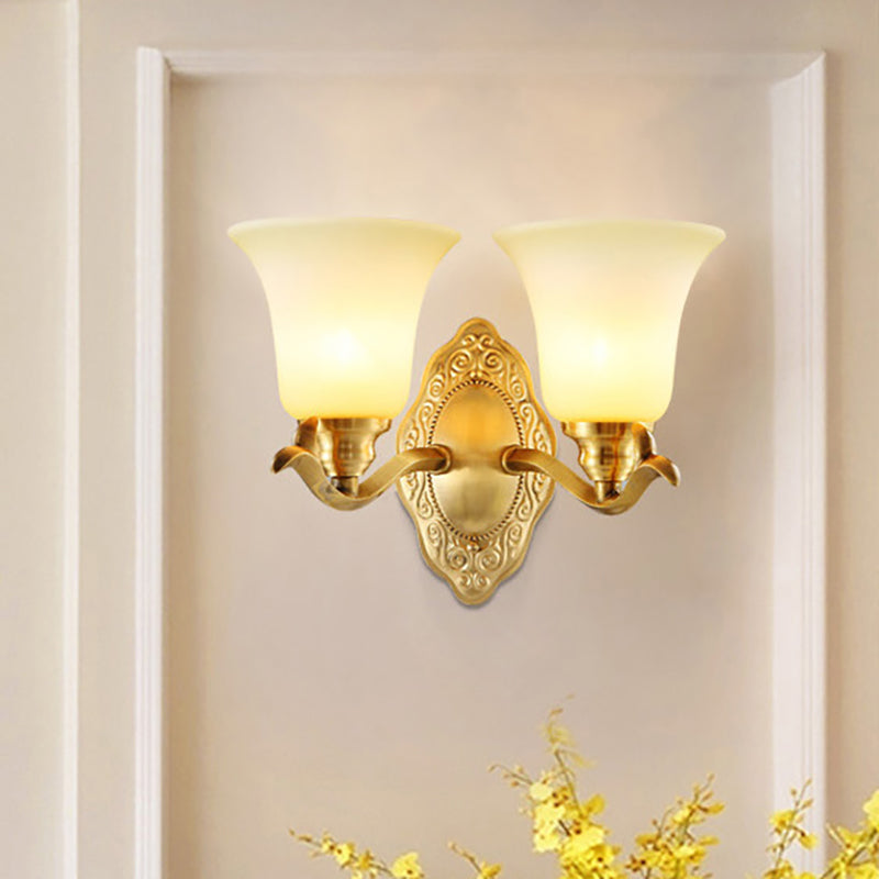 Traditionele Bell Shade Wandlamp 1/2-Licht Frosted Glas Sconcelamp met Gouden Metalen Arm