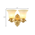 Traditionele Bell Shade Wandlamp 1/2-Licht Frosted Glas Sconcelamp met Gouden Metalen Arm