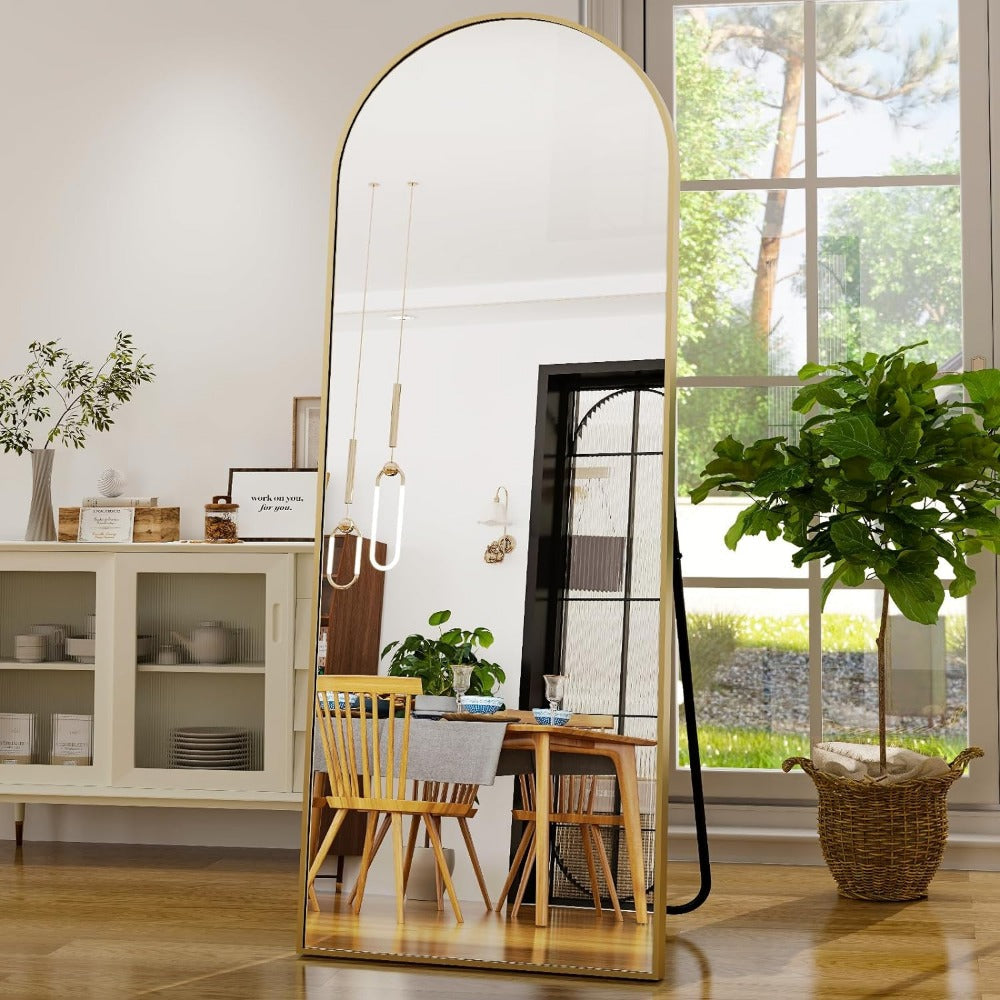Elegante Gebogen Volledige Lengte Gouden Spiegel met Hoogwaardige Aluminium Lijst