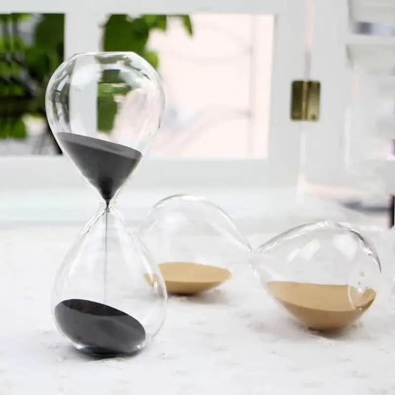 Creatieve transparante zandloper gemaakt van glas
