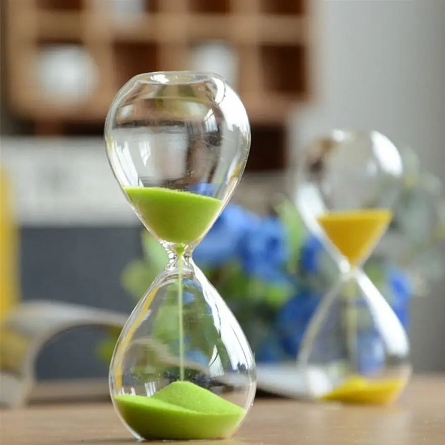 Creatieve transparante zandloper gemaakt van glas