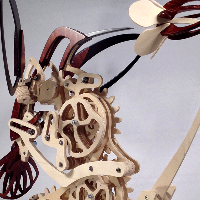 Houten Kinetische Kolibrie Sculptuur