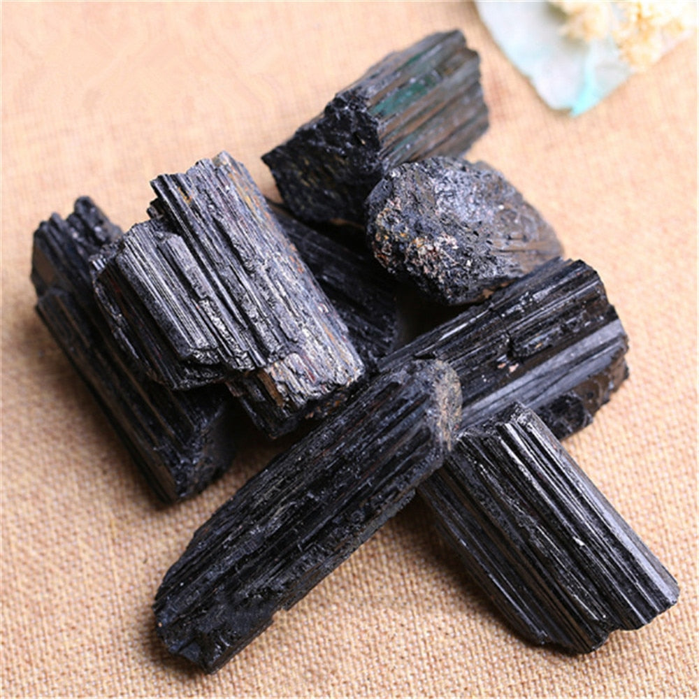 Natuurlijke en minerale stenen kristal zwarte toermalijn ruwe steen thuis Ramadan decoratie 2023