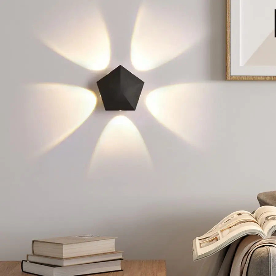 Zwarte Prism Ambient Minimal Wandlamp