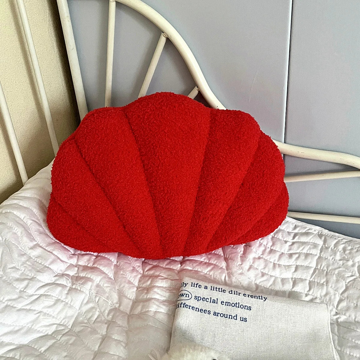 Pastel Shell Kussen – Fluffy Bouclé Pluche Kussen | Troscana