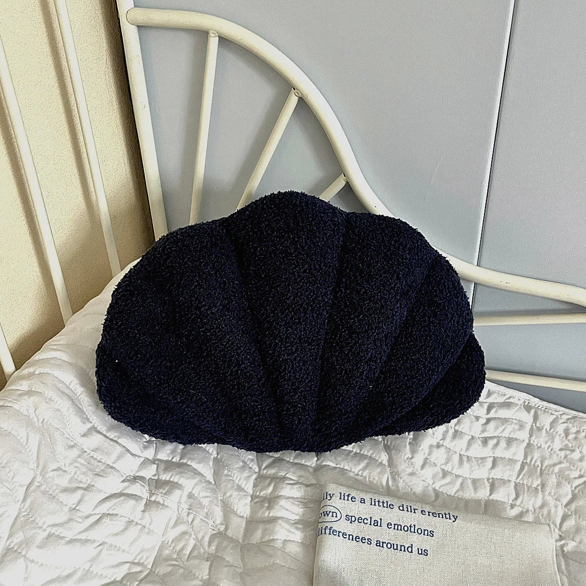 Pastel Shell Kussen – Fluffy Bouclé Pluche Kussen | Troscana