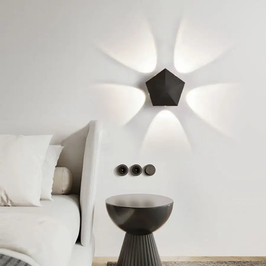 Zwarte Prism Ambient Minimal Wandlamp