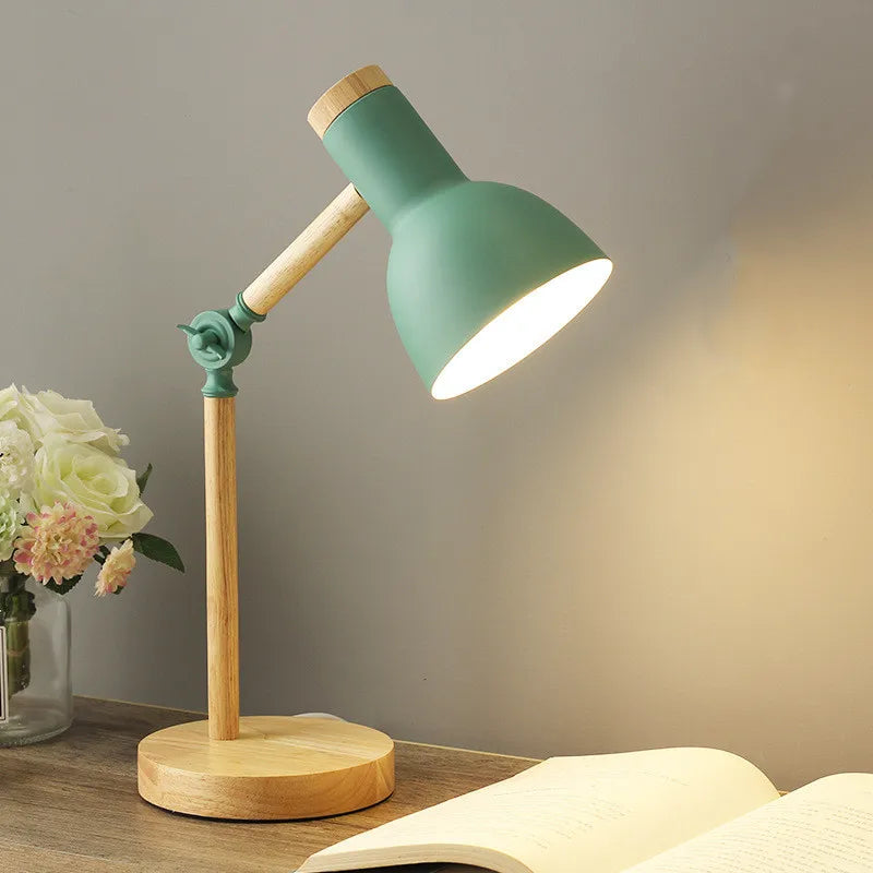 Creatieve Noordse Houten Kunst LED Tafellamp – Verstelbare Kop & Oogbescherming