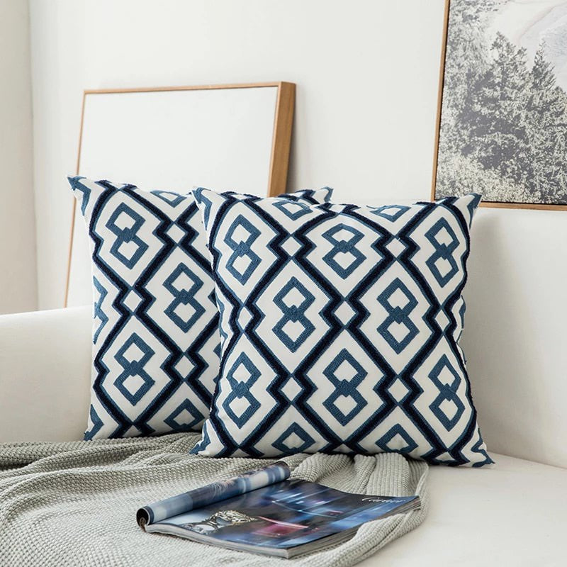 Blauwe Geborduurde Decoratieve Kussen met Ornamentenpatroon