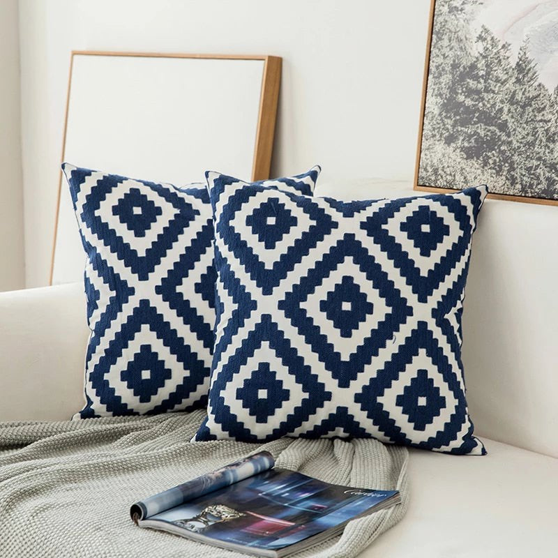 Blauwe Geborduurde Decoratieve Kussen met Ornamentenpatroon