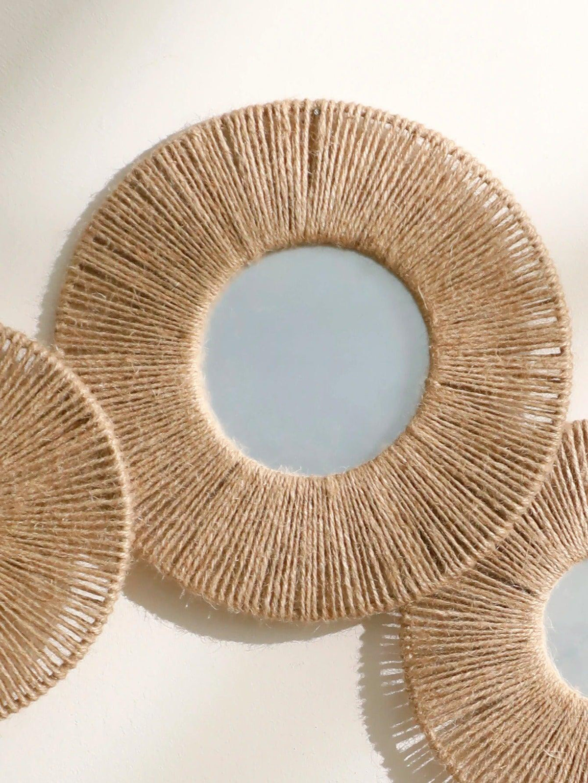 Troscana | Ronde decoratieve wandspiegel in boho stijl met geweven henneptouw