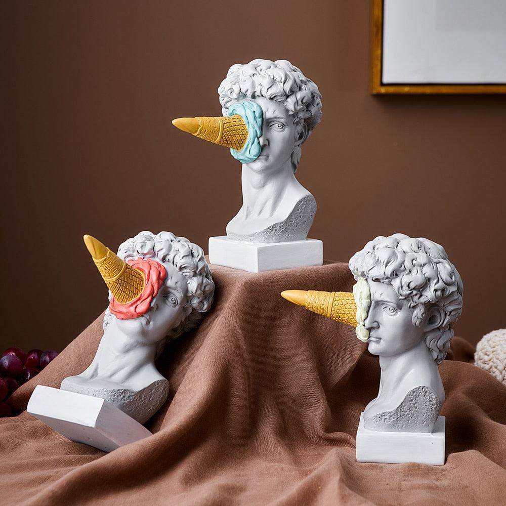 Figure Face IJscreamsculptuur