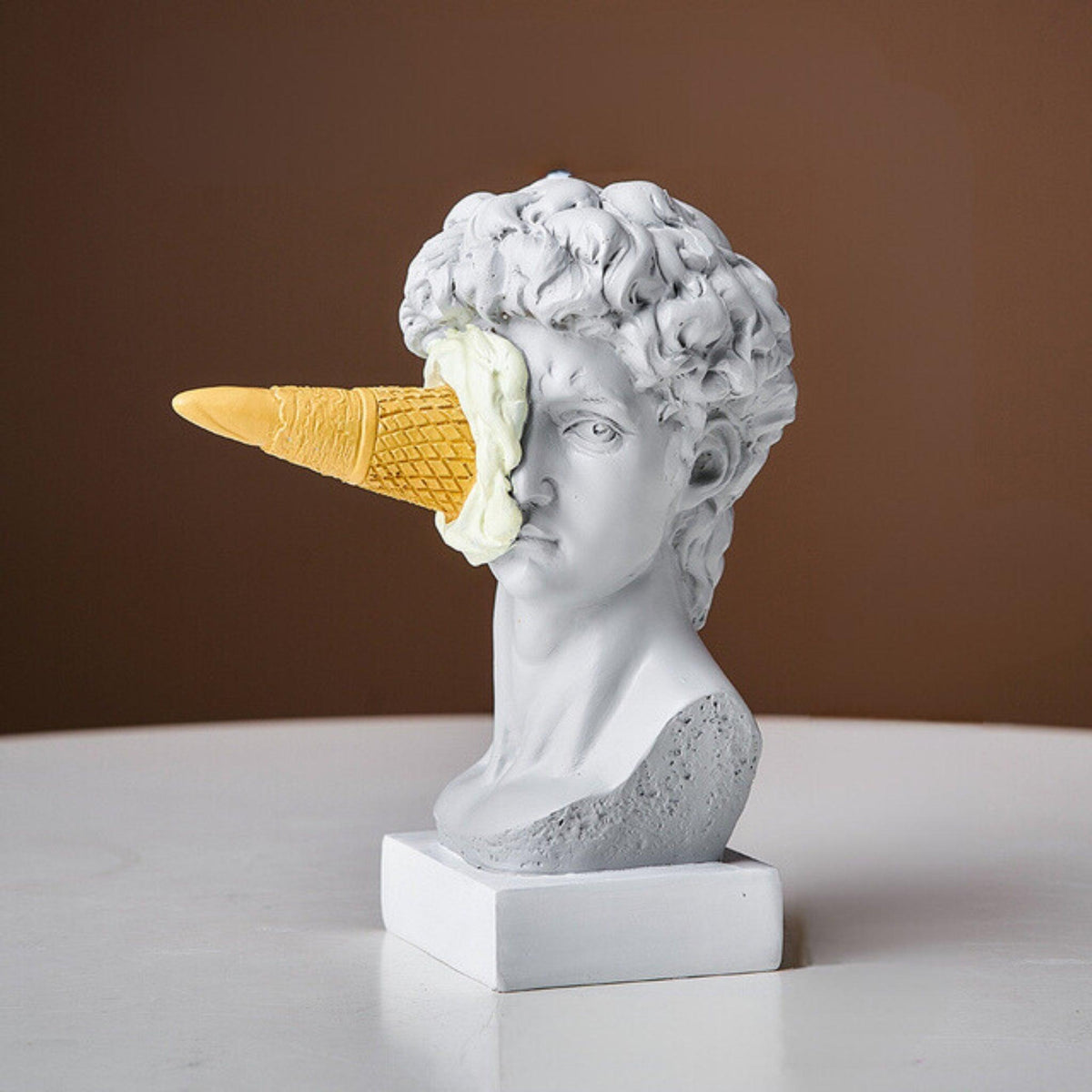 Figure Face IJscreamsculptuur